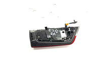 Calavera Interior Tapa Cajuela Der. Bmw Serie 3 320i 19-24