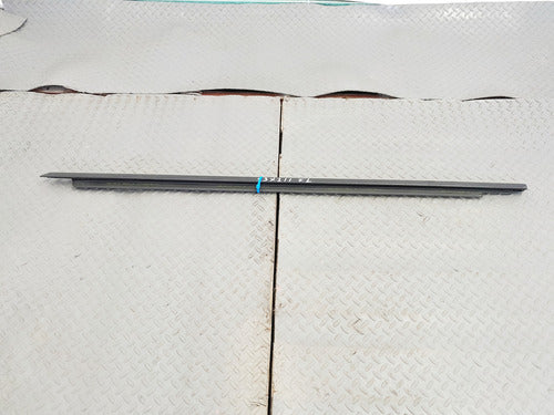 Cañuela Botaguas Vidrio Delantero Piloto Bmw 320i 2019-2024